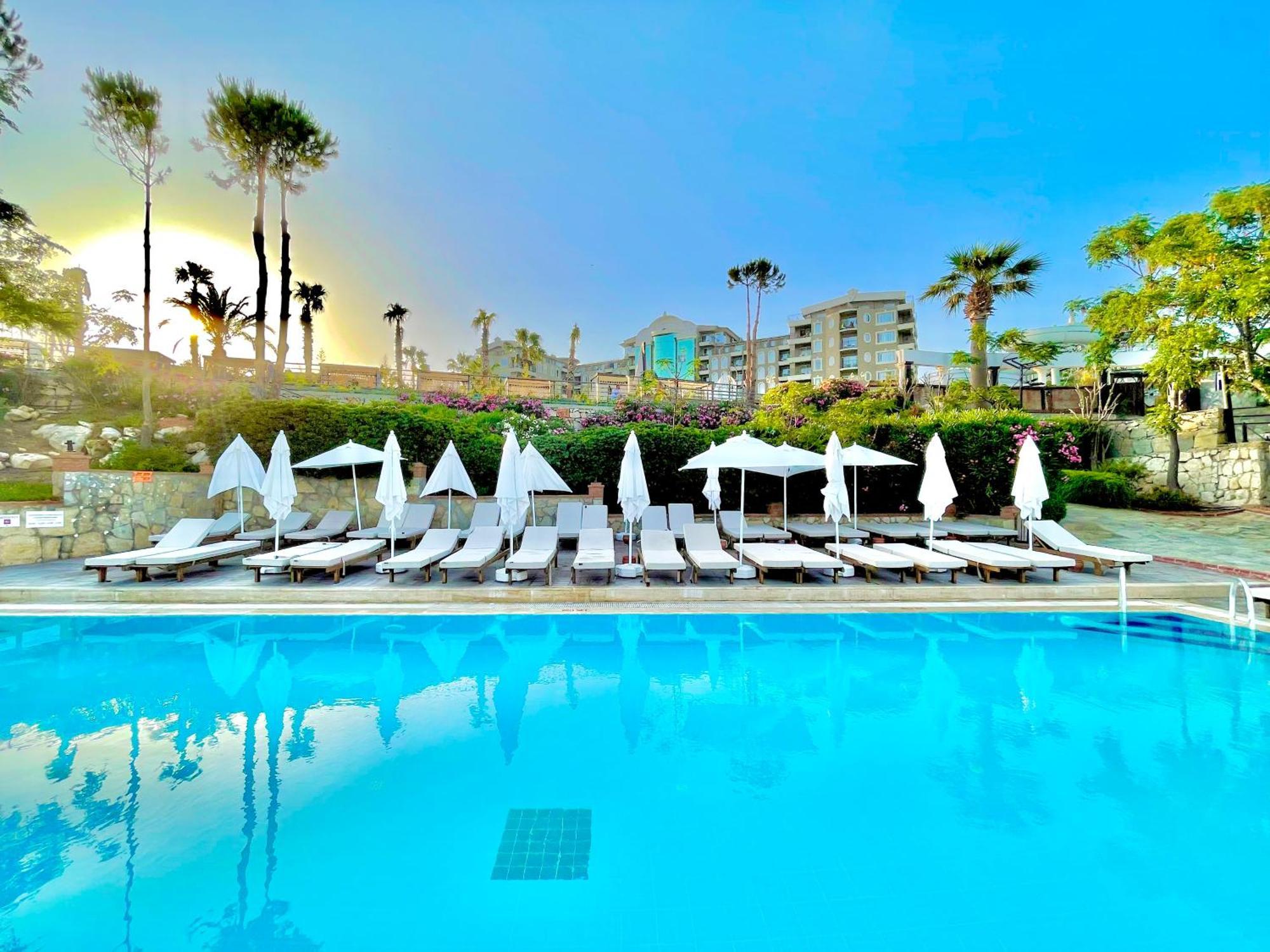 Laur Hotels Experience & Elegance Didim Exteriör bild